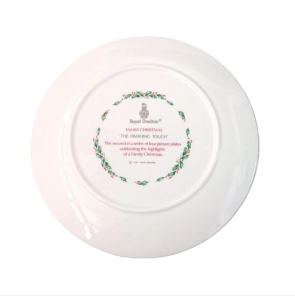 Vintage Royal Doulton Family Christmas 1990 China Plate | EUC
